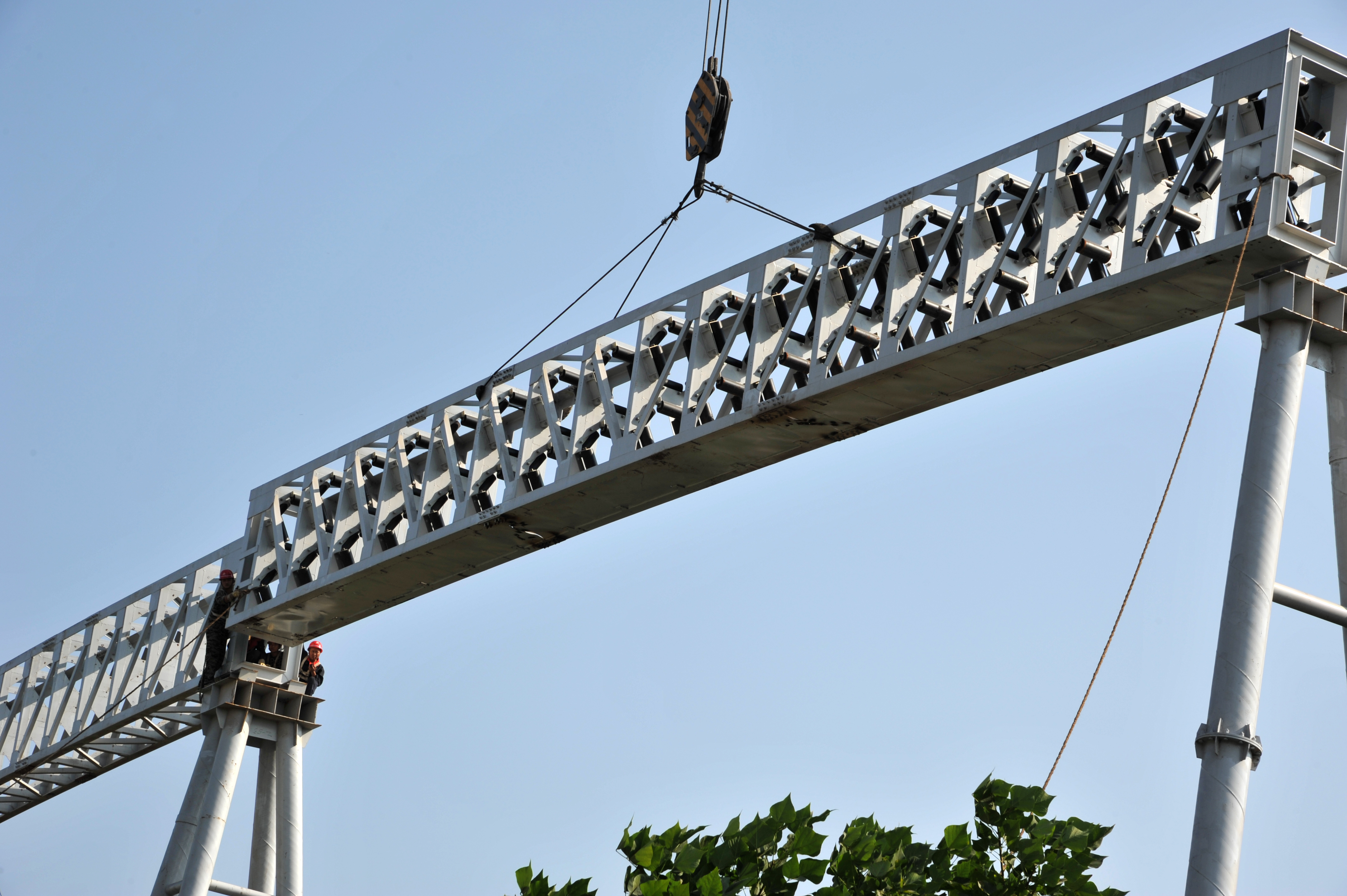 Pipe Belt Conveyor System Background